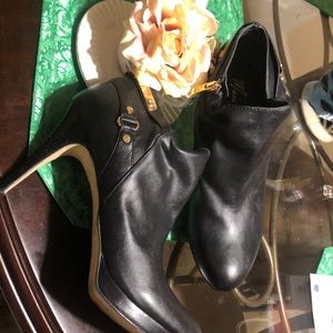 Size 11M Marc Fisher Boots